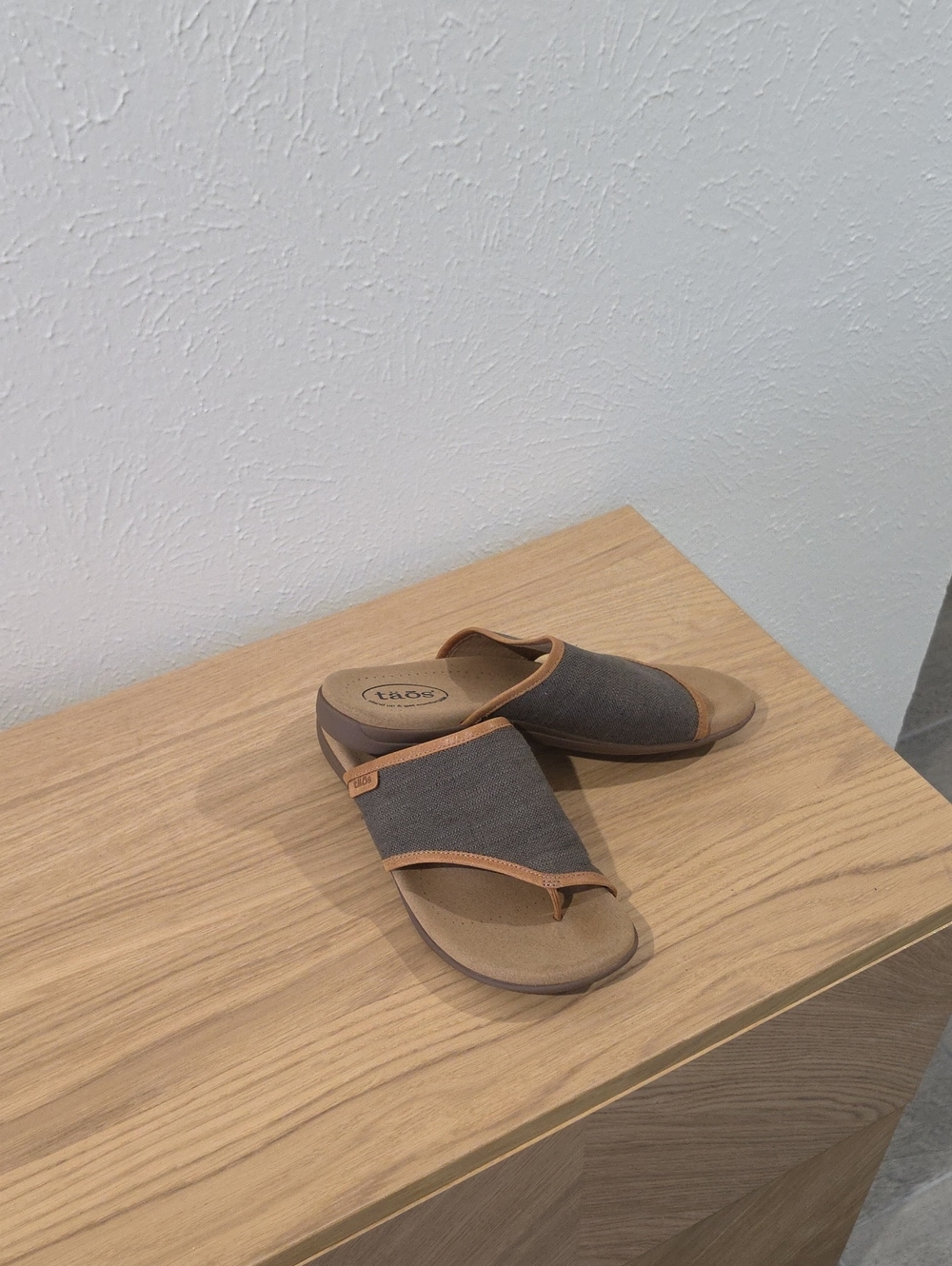 Taos Footwear Green and Tan Women's Slide Sandals